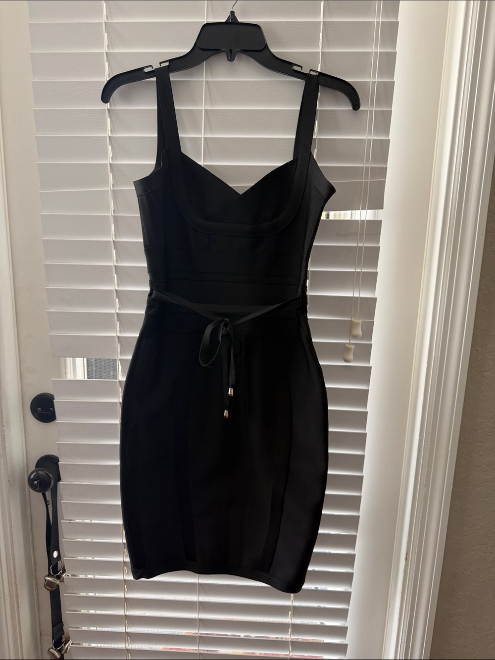 Black Sleeveless Sheath Dress with Waist Tie, body con stretch